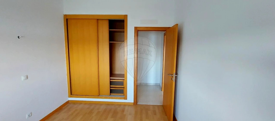 Apartamento T2 para Venda em Azambuja Foto 8