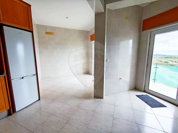 Apartamento T2 para Venda em Azambuja Foto 14