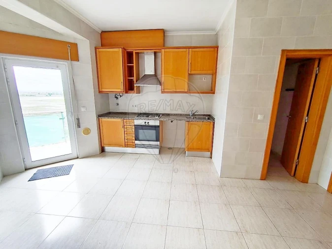 Apartamento T2 para Venda em Azambuja Foto 9