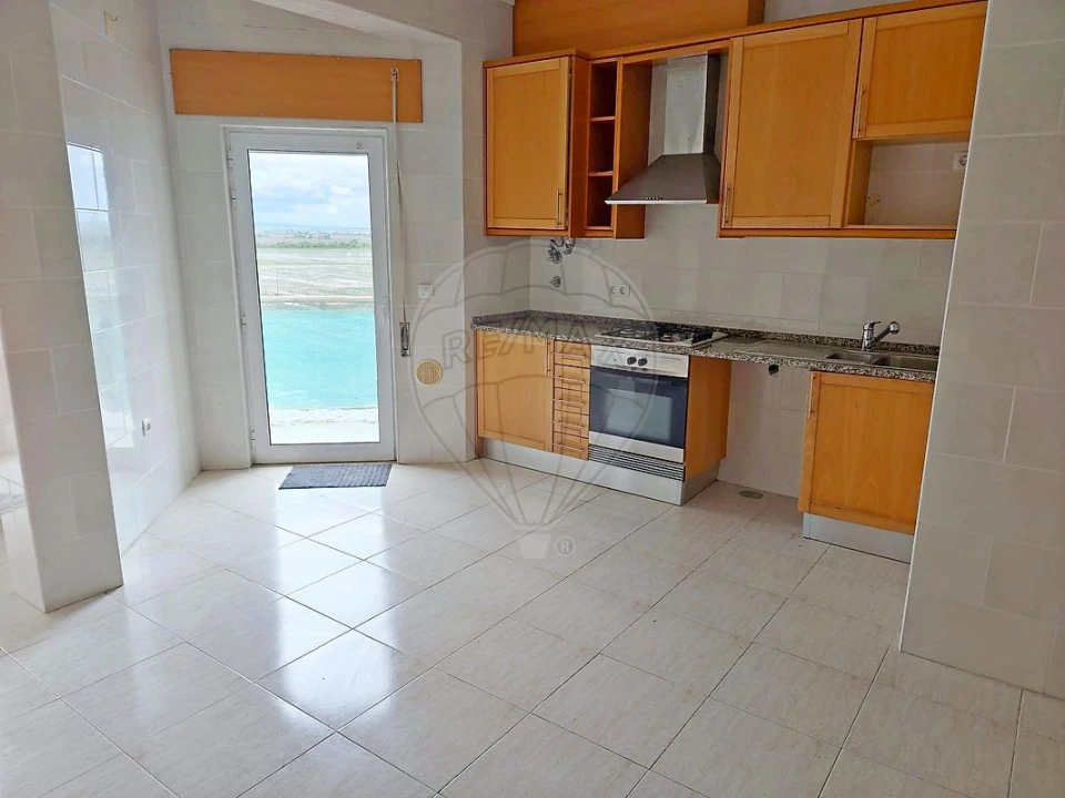 Apartamento T2 para Venda em Azambuja Foto 7