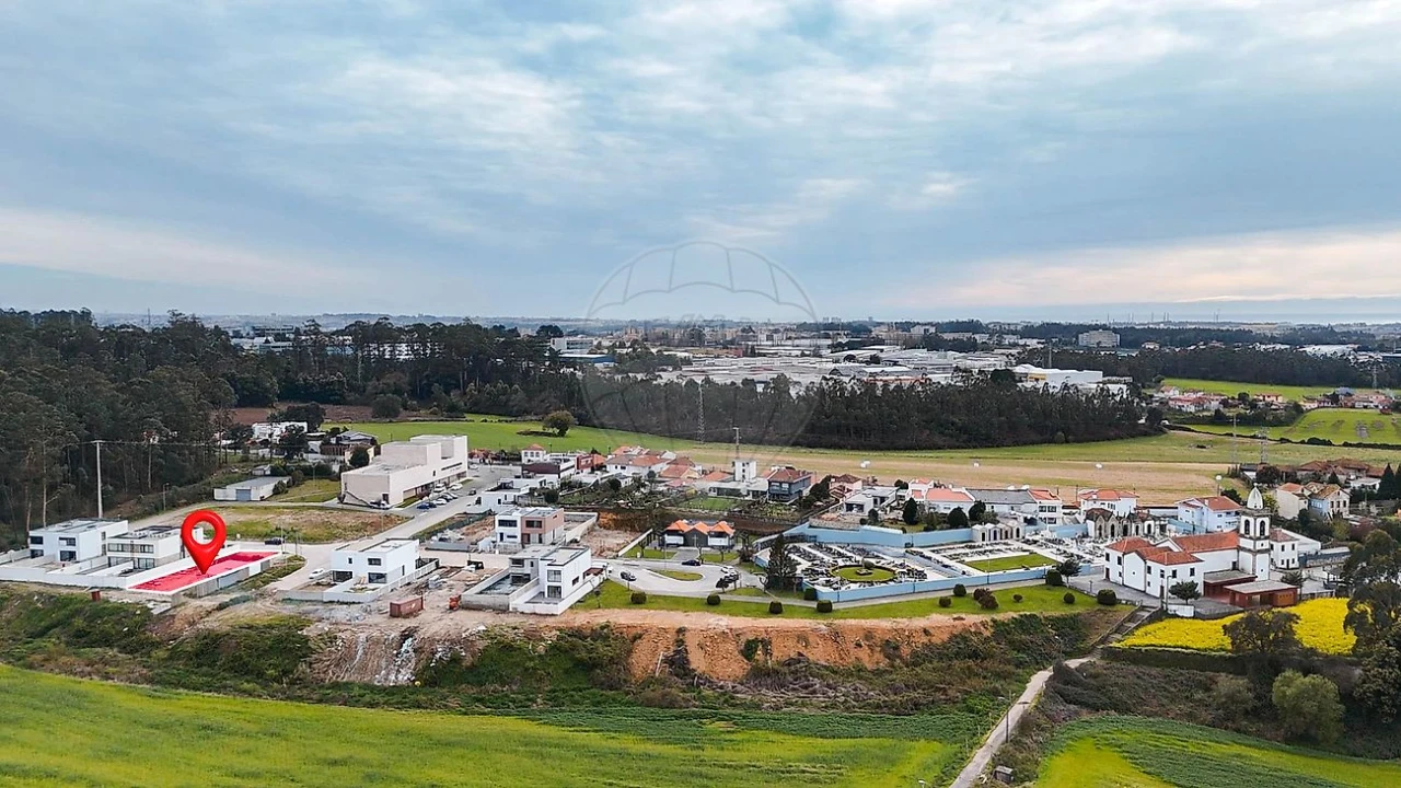Terreno para Venda em Castêlo da Maia Foto 14