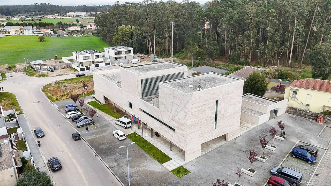 Terreno para Venda em Castêlo da Maia Foto 11