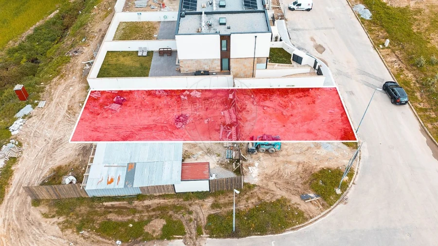 Terreno para Venda em Castêlo da Maia Foto 4