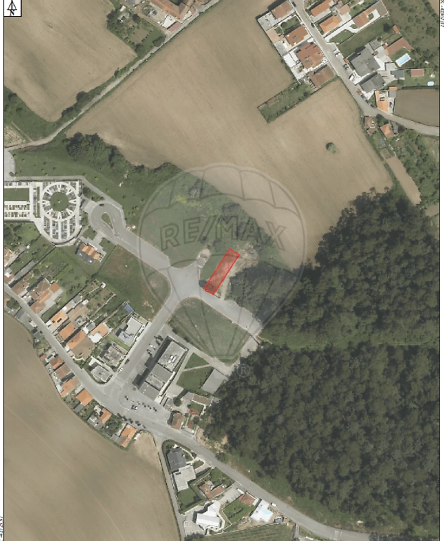 Terreno para Venda em Castêlo da Maia Foto 2