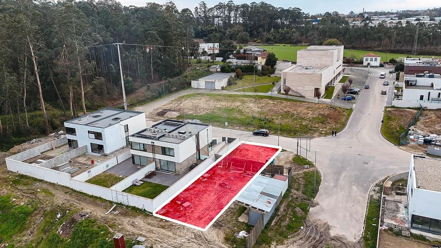 Terreno para Venda em Castêlo da Maia Foto 17