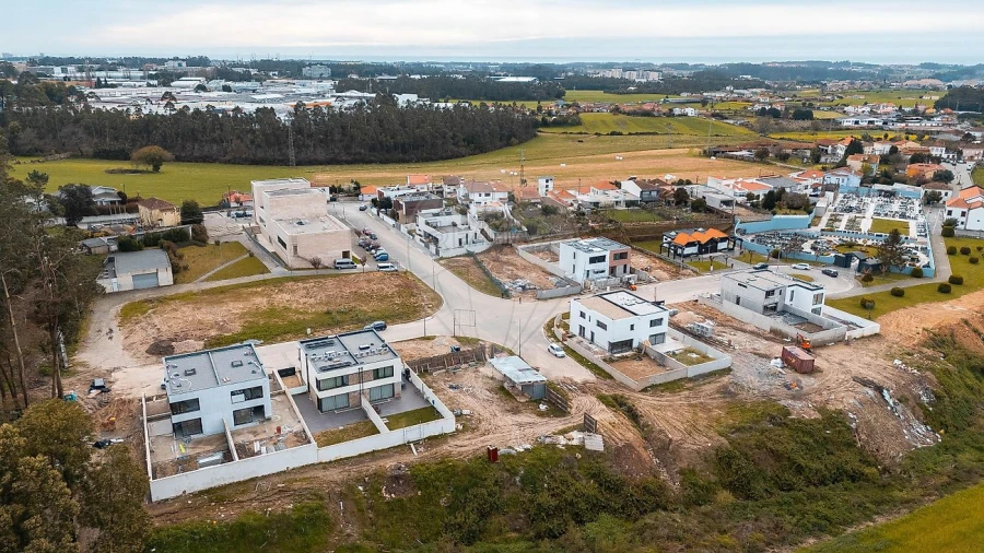 Terreno para Venda em Castêlo da Maia Foto 13