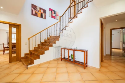 Moradia T5 para Venda em Albufeira e Olhos de Água