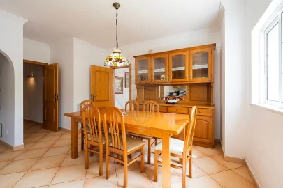Moradia T5 para Venda em Albufeira e Olhos de Água