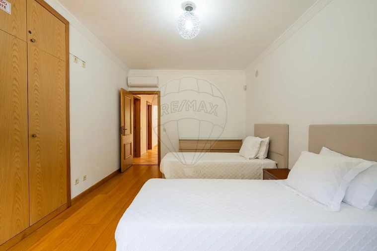 Moradia T5 para Venda em Albufeira e Olhos de Água Foto 30
