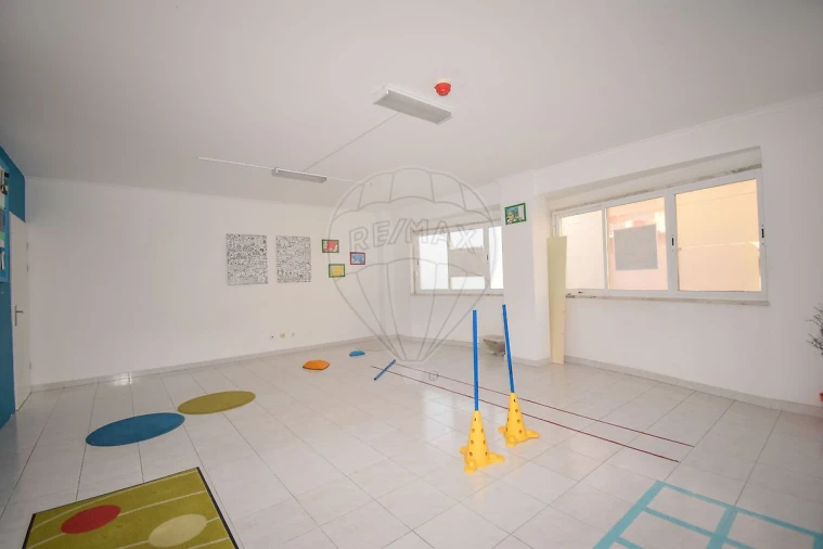 Loja para Venda em Rio de Mouro Foto 4