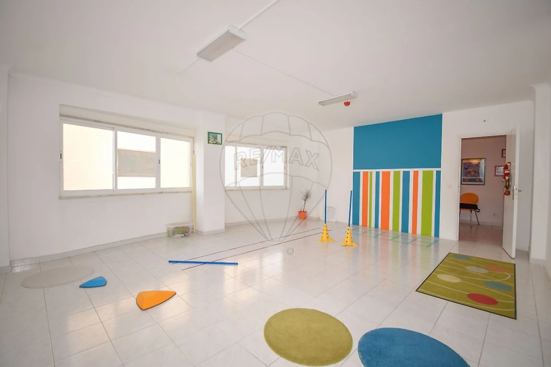 Loja para Venda em Rio de Mouro Foto 1