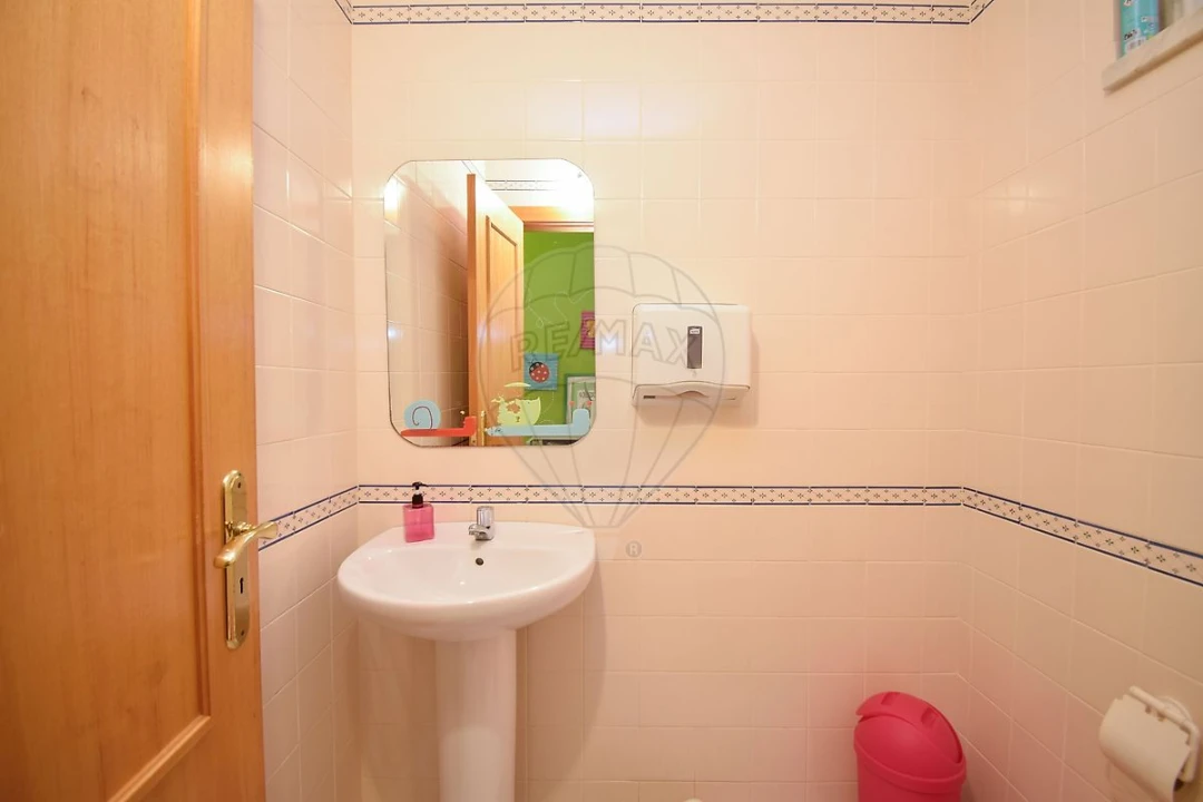 Loja para Venda em Rio de Mouro Foto 10