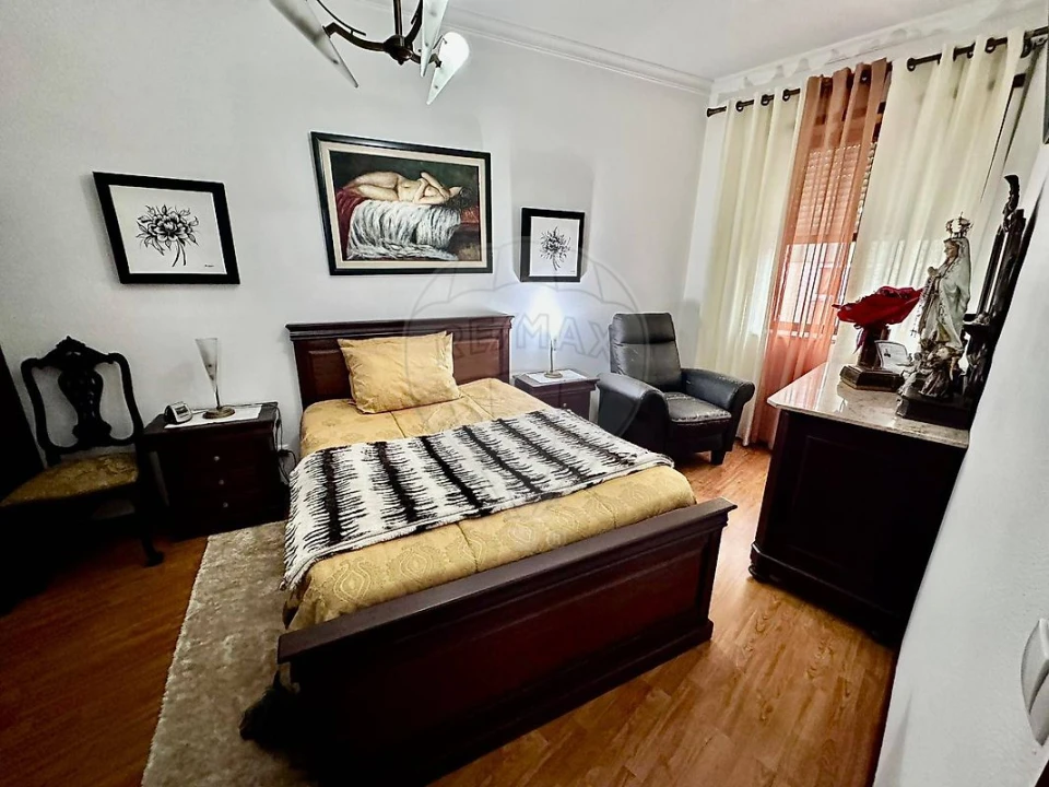 Moradia T4 para Venda em Peso da Régua e Godim Foto 9