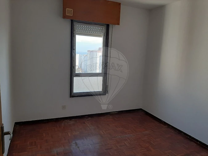 Apartamento T3 para Venda em Laranjeiro e Feijó Foto 3