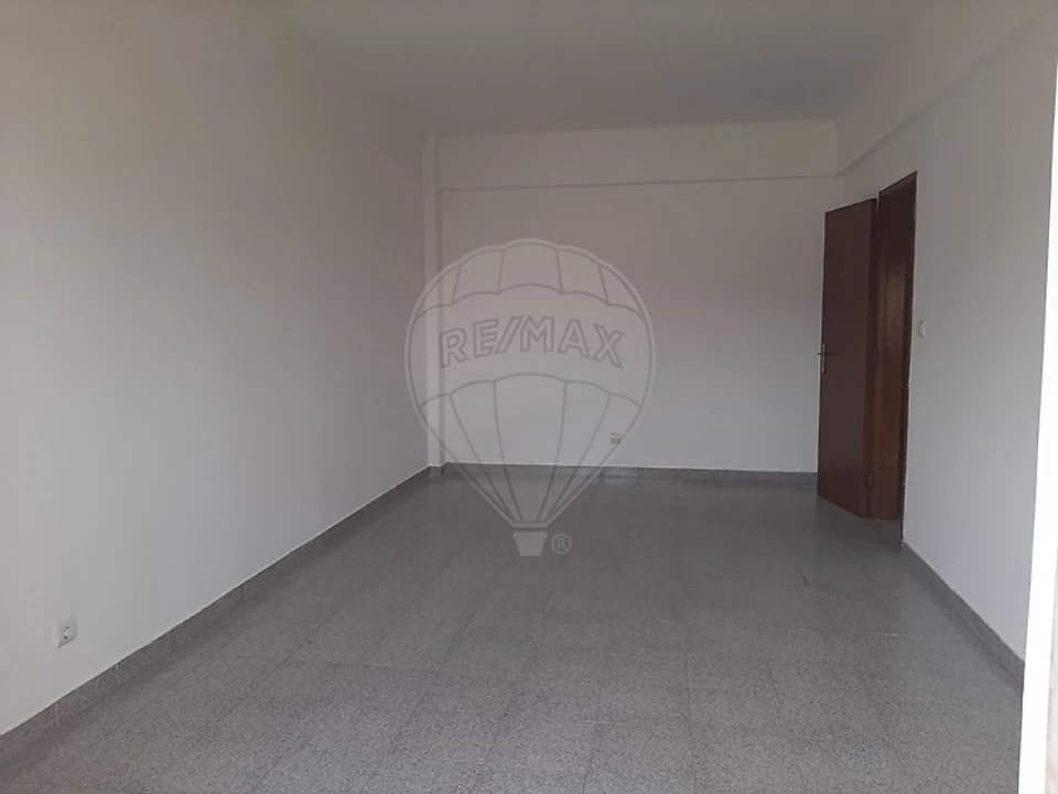 Apartamento T3 para Venda em Amora Foto 3