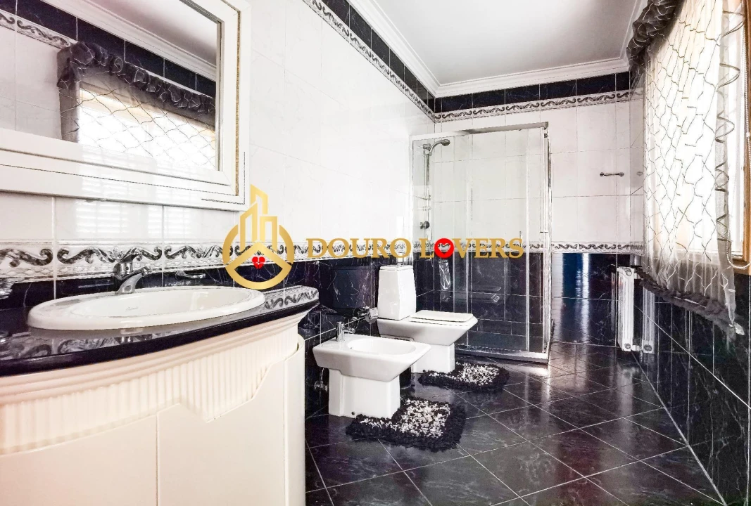 Moradia T4 para Venda em Ferreira Foto 9