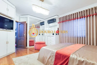 Moradia T4 para Venda em Ferreira