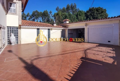 Moradia T4 para Venda em Ferreira