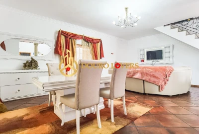 Moradia T4 para Venda em Ferreira