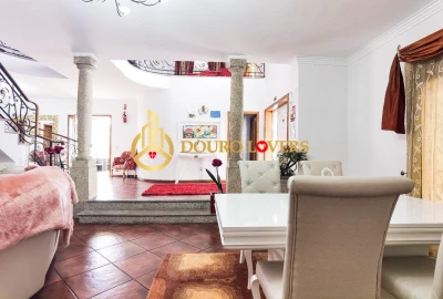 Moradia T4 para Venda em Ferreira