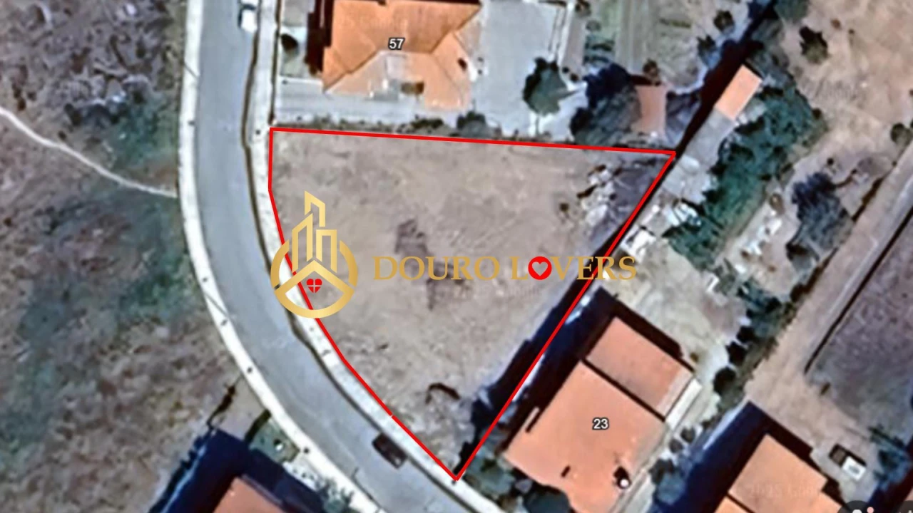 Terreno para Venda em Miranda do Douro Foto 2