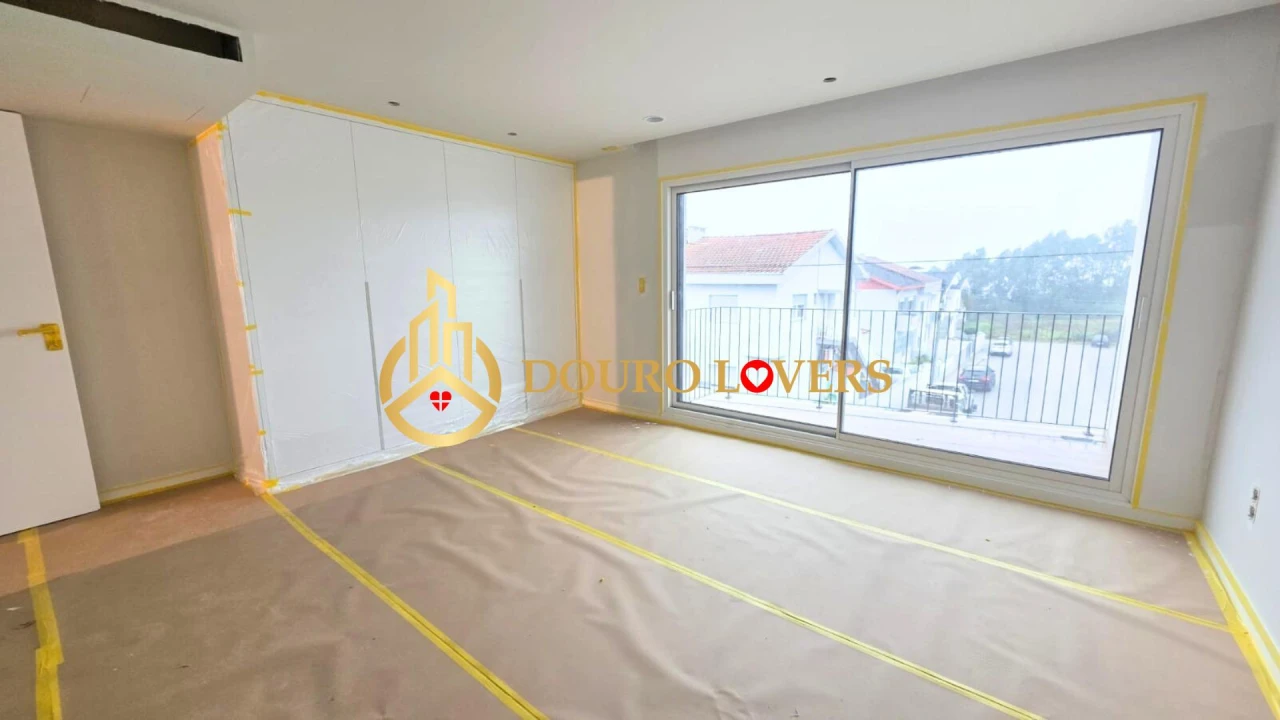 Moradia T4 para Venda em Aguas Santas Foto 27