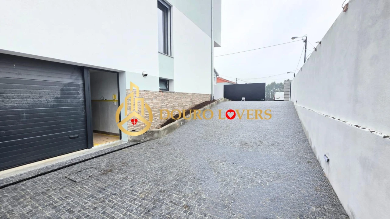 Moradia T4 para Venda em Aguas Santas Foto 29