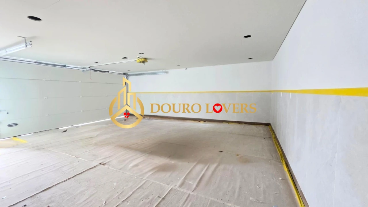 Moradia T4 para Venda em Aguas Santas Foto 33