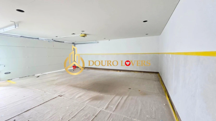 Moradia T4 para Venda em Aguas Santas Foto 33