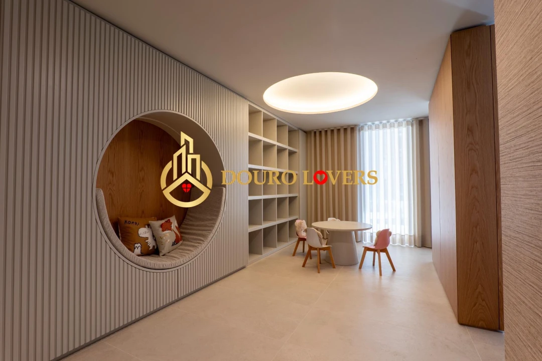 Apartamento T4 para Venda em Santa Marinha e São Pedro da Afurada Foto 14