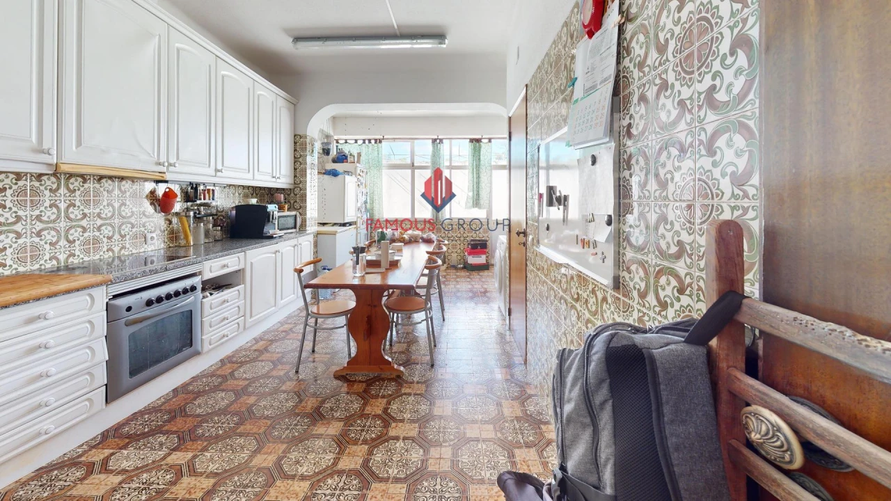 Moradia T6 para Venda em Estômbar e Parchal Foto 28