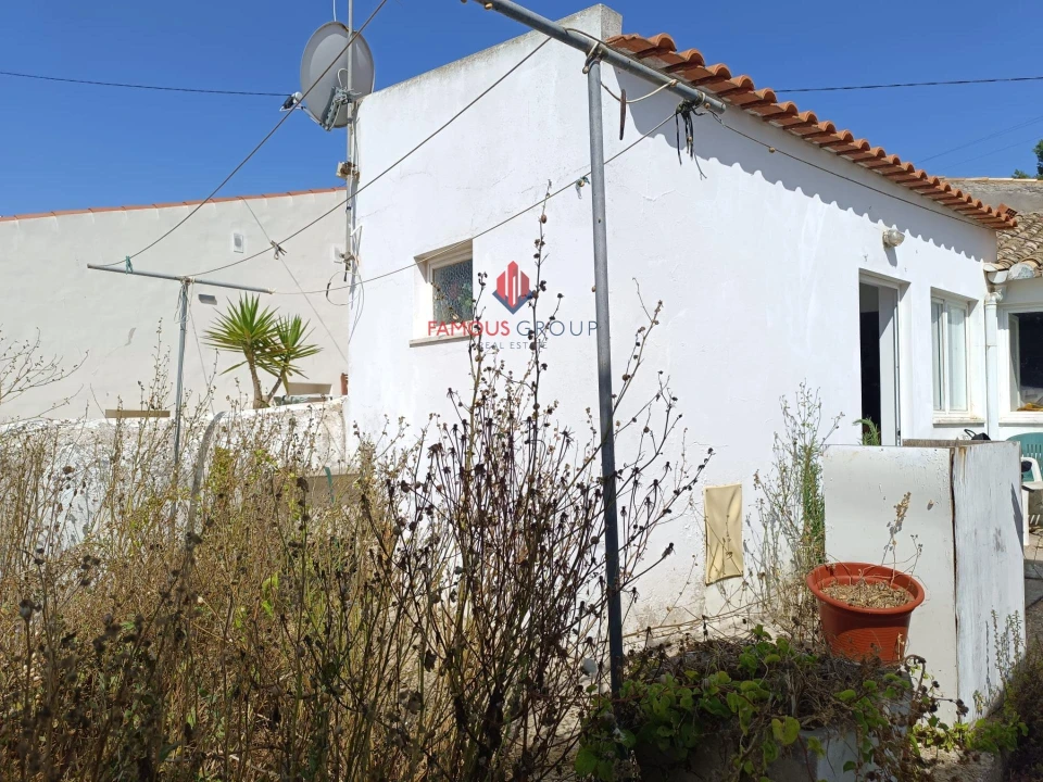 Moradia T1 para Venda em Vila do Bispo e Raposeira Foto 3