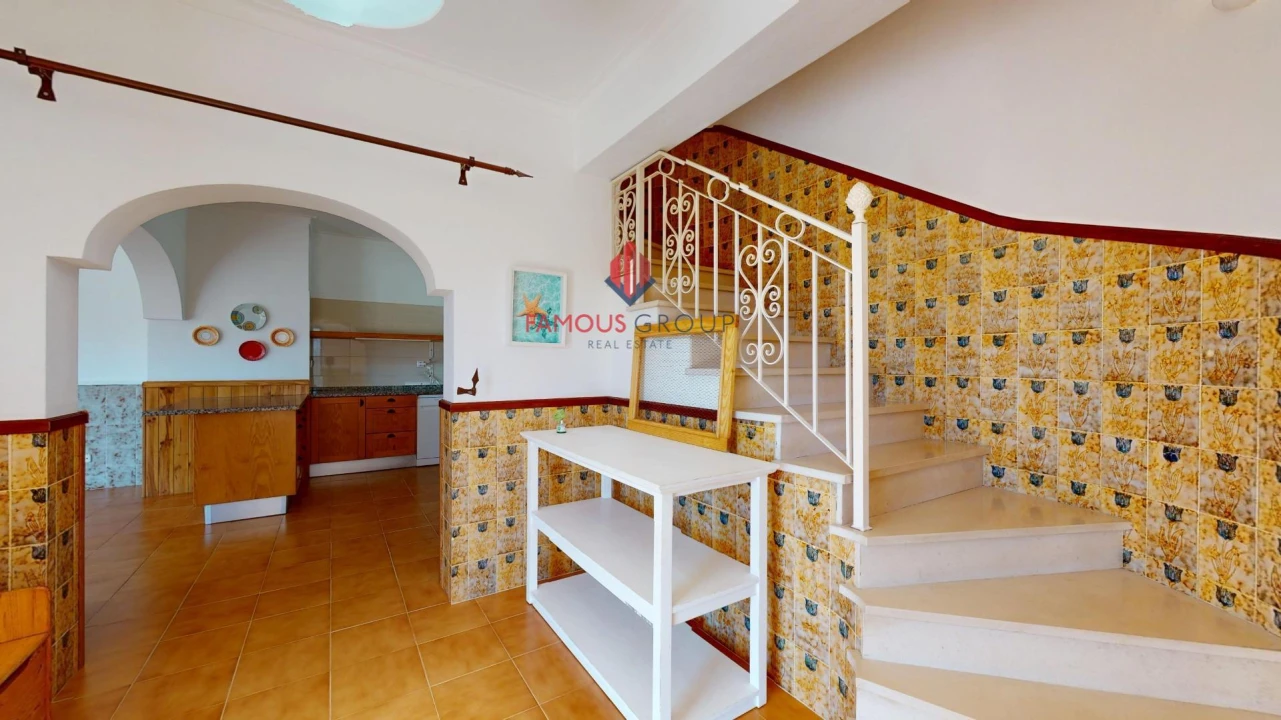 Moradia T7 para Venda em Alvor Foto 16