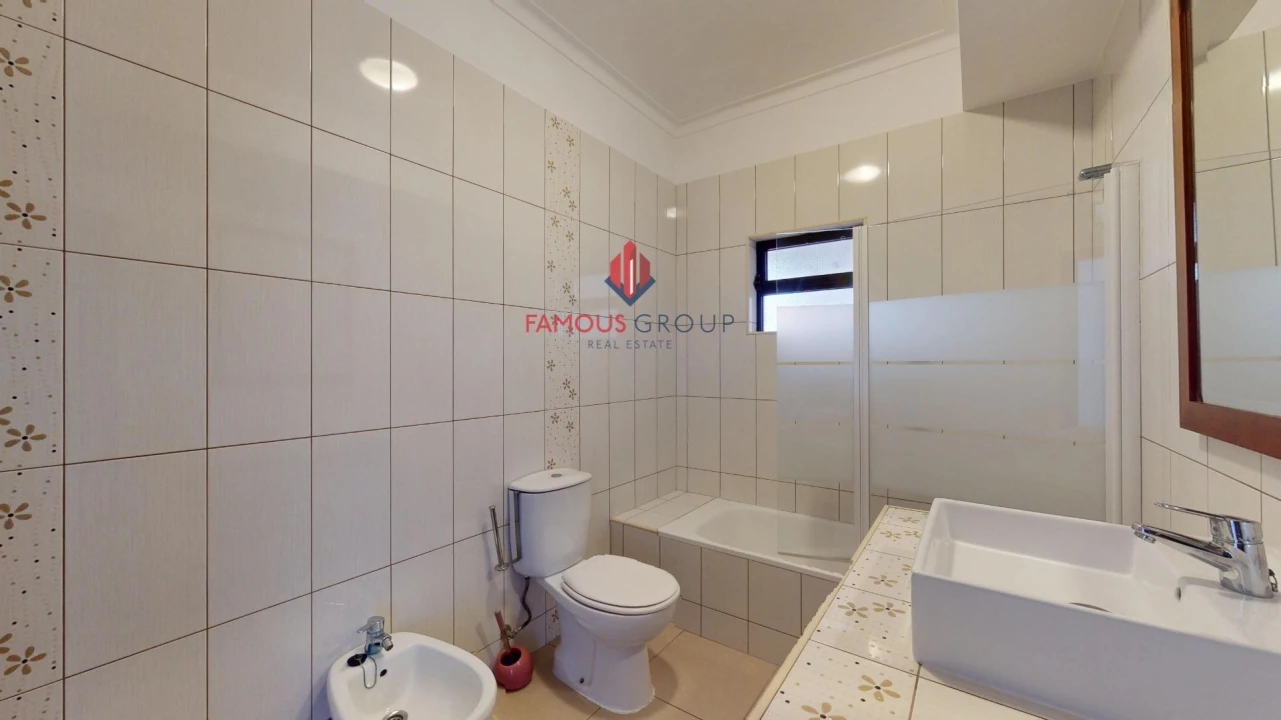 Moradia T7 para Venda em Alvor Foto 35