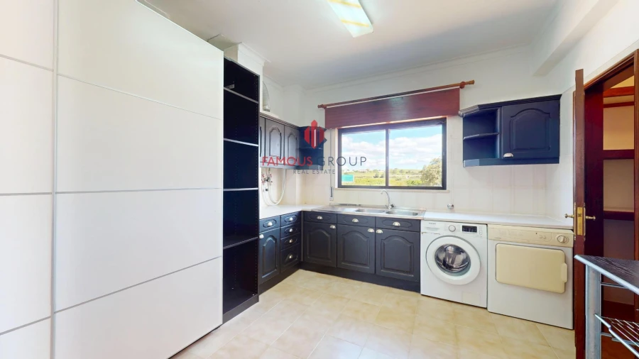 Moradia T7 para Venda em Alvor Foto 24