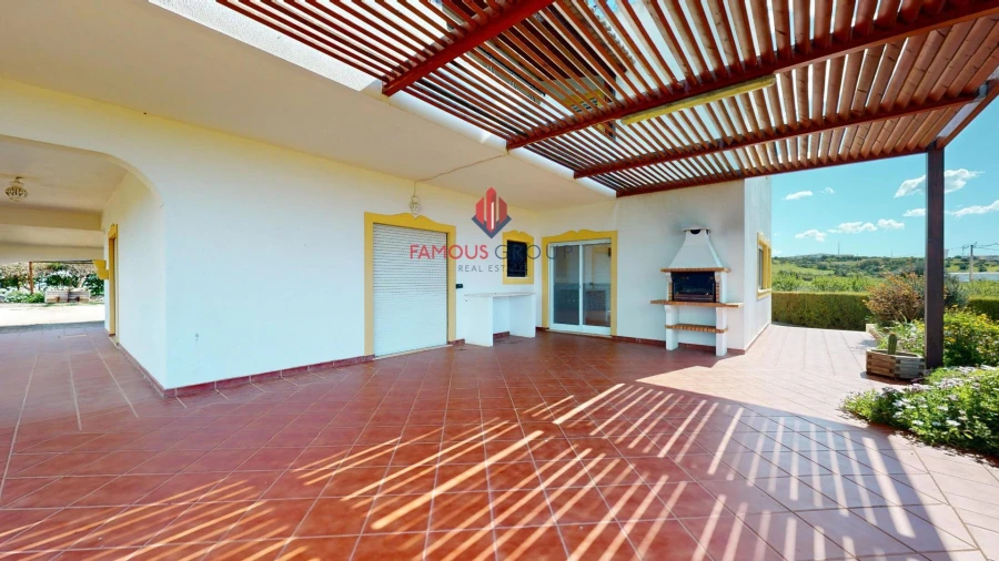 Moradia T7 para Venda em Alvor Foto 3