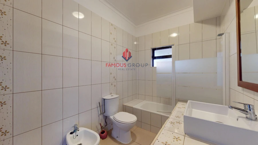 Moradia T7 para Venda em Alvor Foto 35