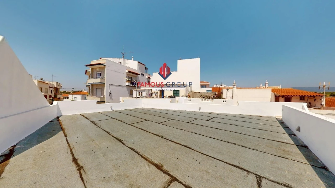 Moradia T4 para Venda em Mexilhoeira Grande Foto 17