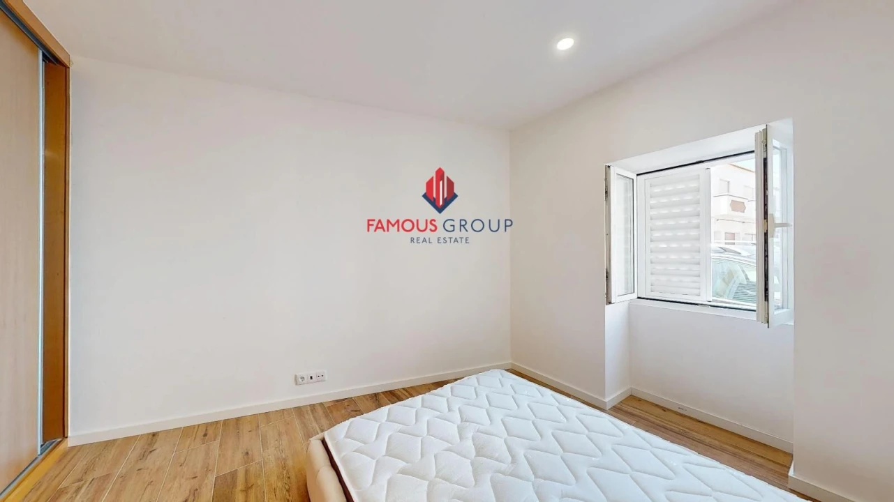 Moradia T4 para Venda em Mexilhoeira Grande Foto 29