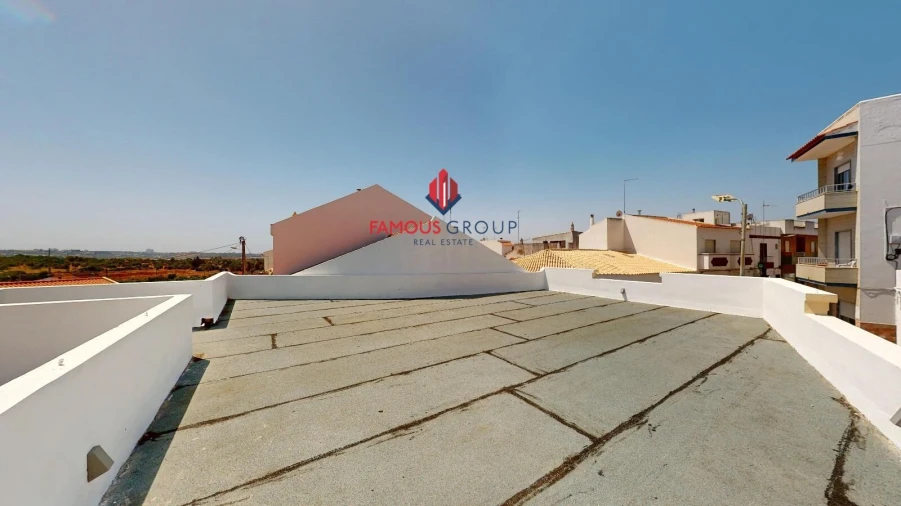 Moradia T4 para Venda em Mexilhoeira Grande Foto 19