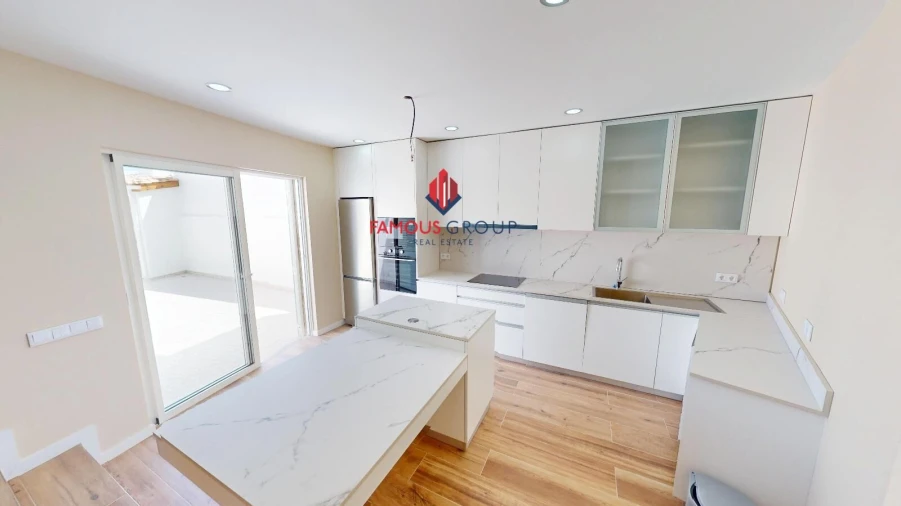 Moradia T4 para Venda em Mexilhoeira Grande Foto 8