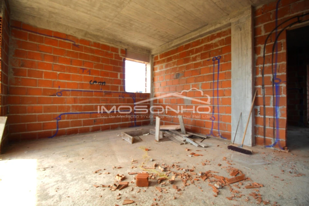 Moradia T4 para Venda em Colmeias e Memória Foto 12