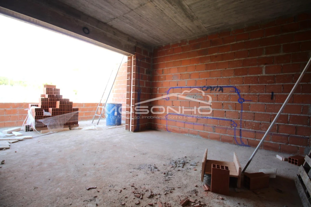 Moradia T4 para Venda em Colmeias e Memória Foto 16