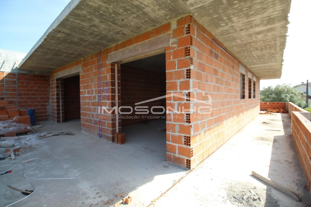 Moradia T4 para Venda em Colmeias e Memória Foto 19