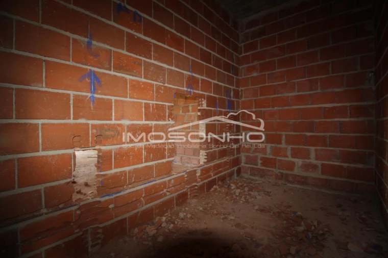 Moradia T4 para Venda em Colmeias e Memória Foto 10