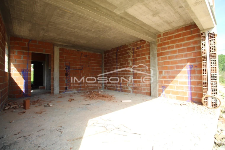 Moradia T4 para Venda em Colmeias e Memória Foto 20