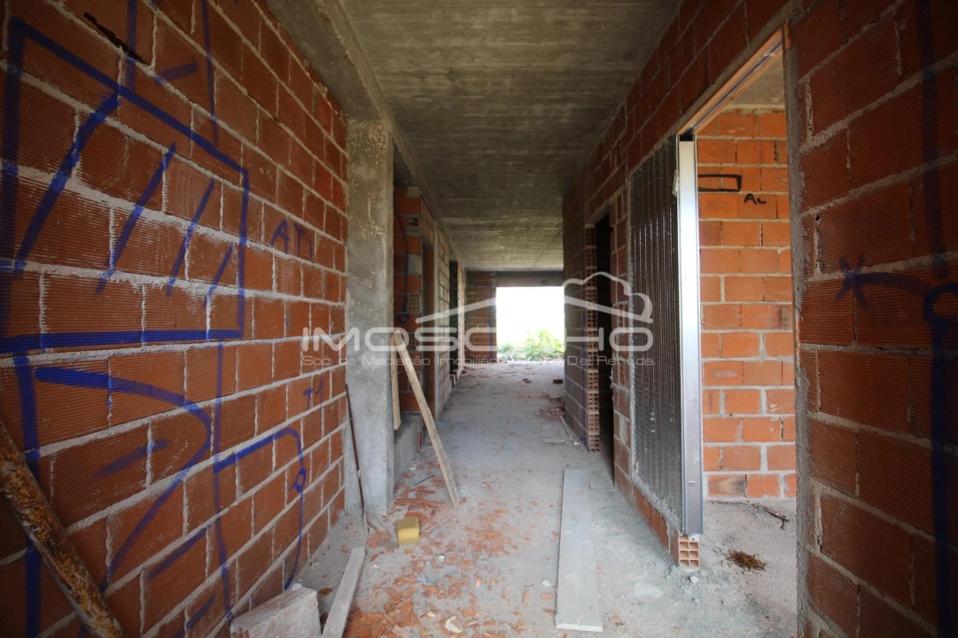 Moradia T4 para Venda em Colmeias e Memória Foto 2