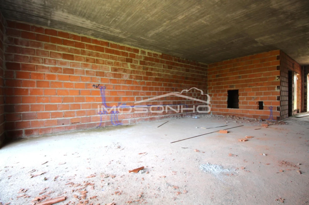 Moradia T4 para Venda em Colmeias e Memória Foto 7