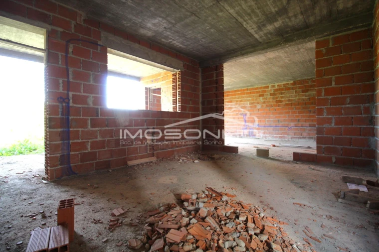 Moradia T4 para Venda em Colmeias e Memória Foto 5