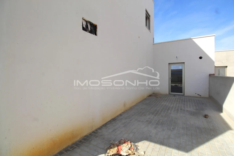 Moradia T4 para Venda em Batalha Foto 16